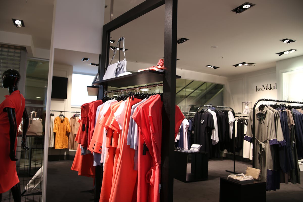 Indoor shopping mall representing shopping near Norfolk cruise terminal